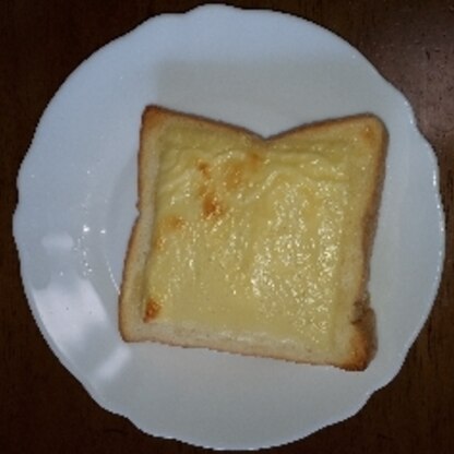 こんにちは(*^-^)
朝食に作りました。
バターマヨネーズチーズでとっても美味しかったです☆
素敵なレシピありがとうございますm(_ _)m